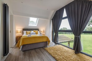 Iron/ironing board, travel cot, free WiFi, bed sheets - 4 Bed in Saham Toney (oc-o30348) (Saham Toney)