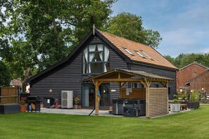 Exterior - 4 Bed in Saham Toney (oc-o30348) (Saham Toney)