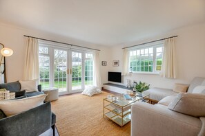TV - 3 Bed in Amble (oc-c30340) (Amble)