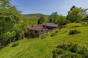 Exterior - 7 Bed in Talgarth (oc-h30349) (Pengenffordd)