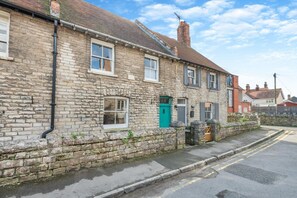 Exterior - 3 Bed in Swanage (oc-s30316) (Swanage)