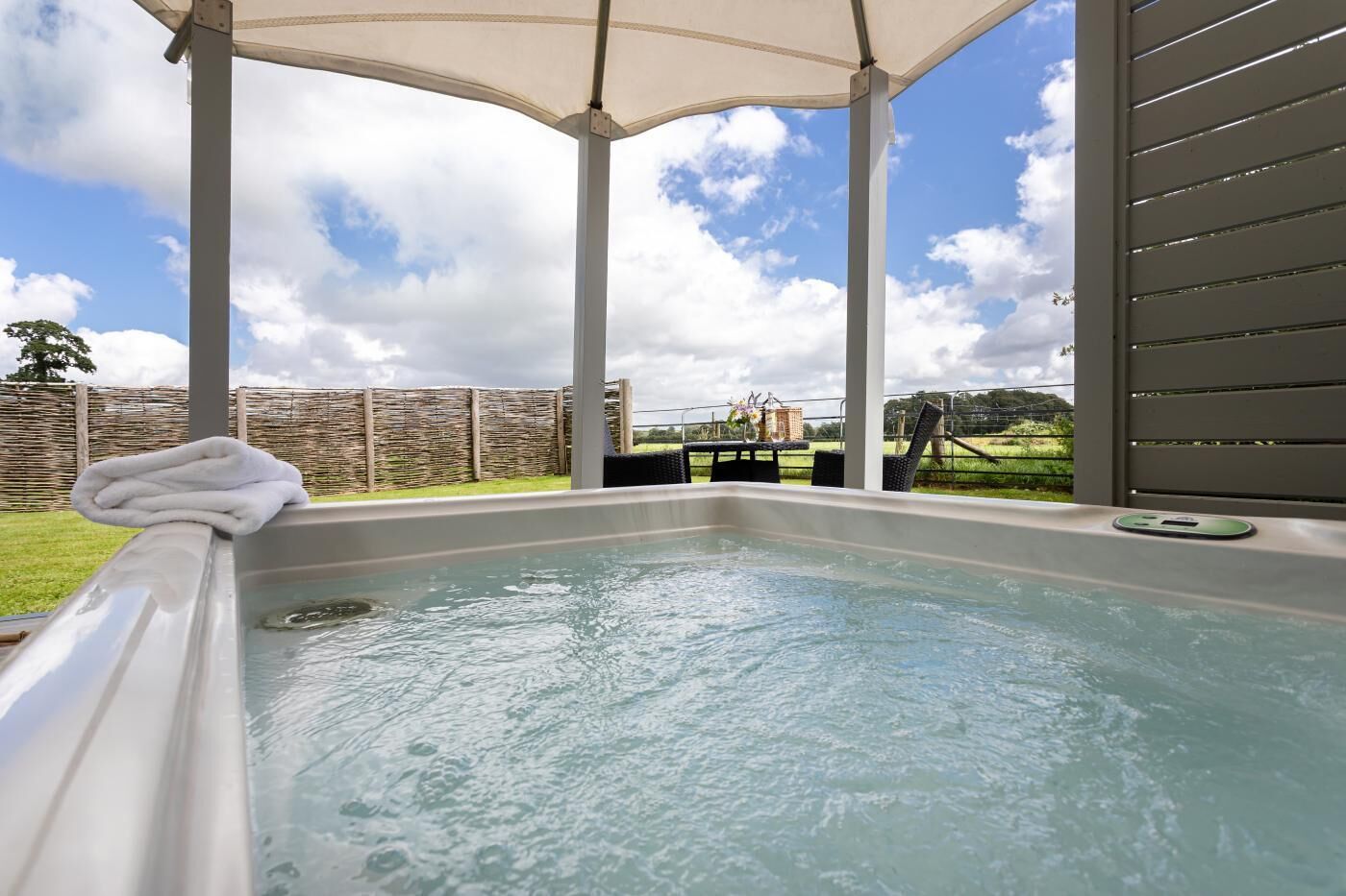 Bain à remous extérieur