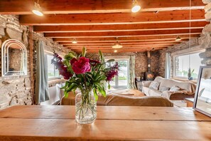 Interior - 3 Bed in Port Talbot (oc-b30321) (Port Talbot)