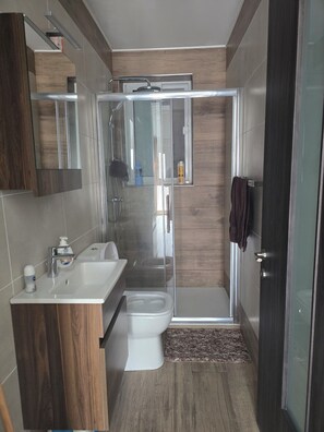 Free toiletries, hair dryer, towels, soap - 22 Groundfloor Studio Apartment (Gżira)