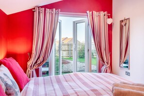 Travel cot, free WiFi, bed sheets - 4 Bed in Heacham (oc-d30375) (Heacham)