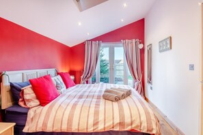 Travel cot, free WiFi, bed sheets - 4 Bed in Heacham (oc-d30375) (Heacham)