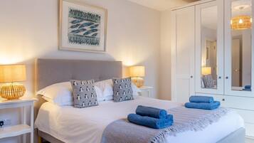Iron/ironing board, travel cot, free WiFi, bed sheets