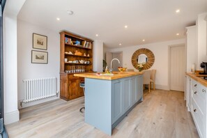 Interior - 2 Bed in Eastbourne (oc-b30246) (Eastbourne)