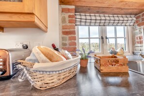 Interior - 3 Bed in Llanddarog (oc-p30291) (Llanddarog)