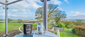 3 Bed in Llanddarog (oc-p30291)