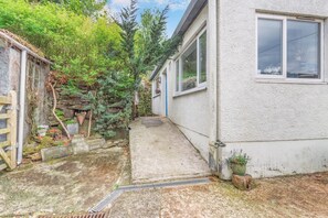 Property grounds - 1 Bed in Rogerscale (oc-t30395) (Blindbothel)