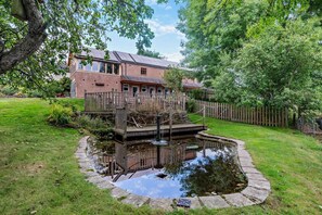 Property grounds - 1 Bed in Ellastone (oc-t30012) (Ellastone)