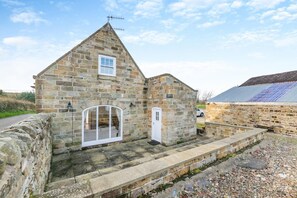 Exterior - 3 Bed in Stainsacre (oc-n30332) (Sneatonthorpe)