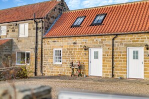 Exterior - 1 Bed in Stainsacre (oc-m30333) (Sneatonthorpe)