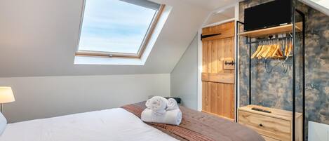 Ferros/tábuas de passar roupa, Wi-Fi de cortesia, roupa de cama