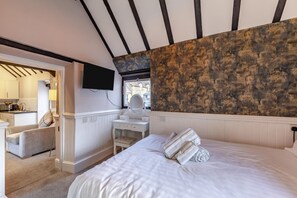 2 bedrooms, iron/ironing board, travel cot, free WiFi - 2 Bed in Hawsker (oc-c30335) (Stainsacre)