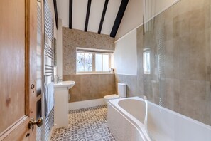 Towels - 2 Bed in Hawsker (oc-c30335) (Stainsacre)