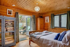 Fer et planche à repasser, Wi-Fi gratuit, draps fournis