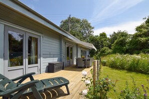 Outdoor dining - 4 Bed in Perranporth (oc-r30417) (Perranporth)
