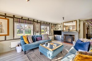 TV, fireplace - 2 Bed in Laxfield (oc-s30420) (Laxfield)