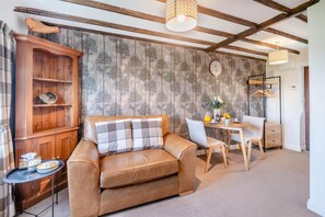 TV - 1 Bed in Stainsacre (oc-h30329) (Stainsacre)