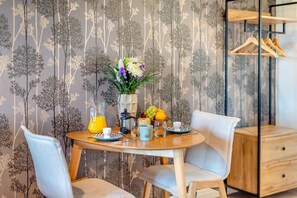 Dining - 1 Bed in Stainsacre (oc-h30329) (Stainsacre)