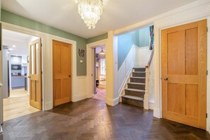 Interior - 4 Bed in Maidstone (oc-s30425) (Boughton Monchelsea)