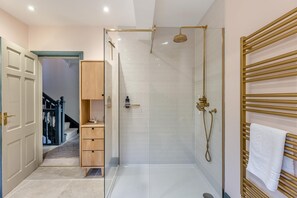 Hair dryer, towels - 5 Bed in Church Stretton (oc-t30413) (Church Stretton)