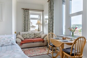 TV - 1 Bed in Teignmouth (oc-s29379) (Teignmouth)