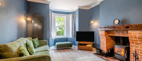 Télévision, cheminée