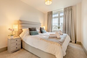 Free WiFi, bed sheets - 5 Bed in Corfe Castle (oc-r30456) (Corfe Castle)