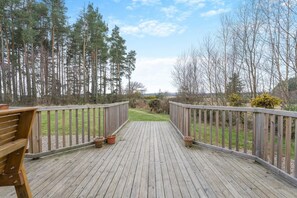 Property grounds - 2 Bed in Luncarty (oc-m30405) (Luncarty)