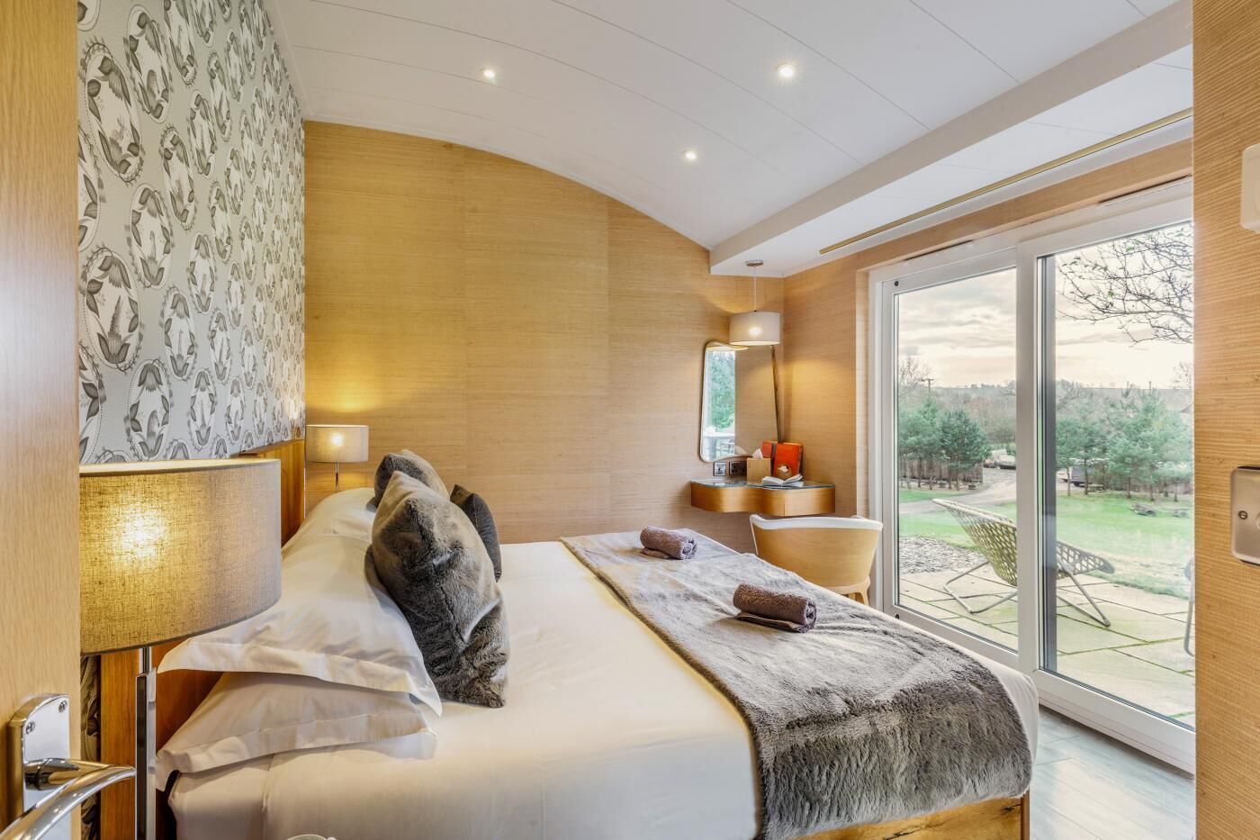 Fer et planche à repasser, Wi-Fi gratuit, draps fournis