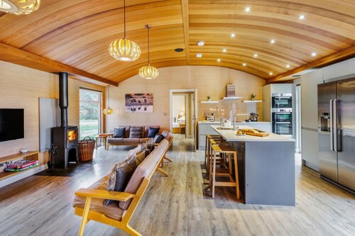 4 Bed in Llansanffraid (oc-p30384)