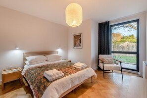 Fer et planche à repasser, Wi-Fi gratuit, draps fournis