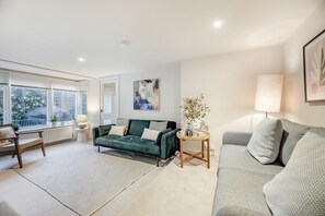 TV, fireplace - 4 Bed in Alnmouth (oc-j30402) (Alnmouth)