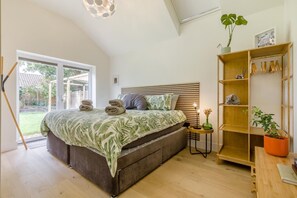 Iron/ironing board, free WiFi, bed sheets - 3 Bed in Trunch (oc-s30471) (Trunch)