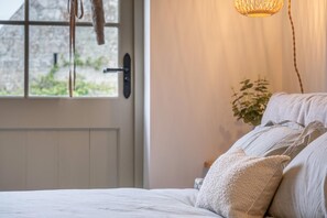 Room - 3 Bed in Whitwell (oc-d30478) (Godshill)