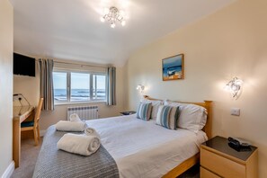Iron/ironing board, travel cot, free WiFi, bed sheets - 2 Bed in Beadnell (oc-f30468) (Beadnell)