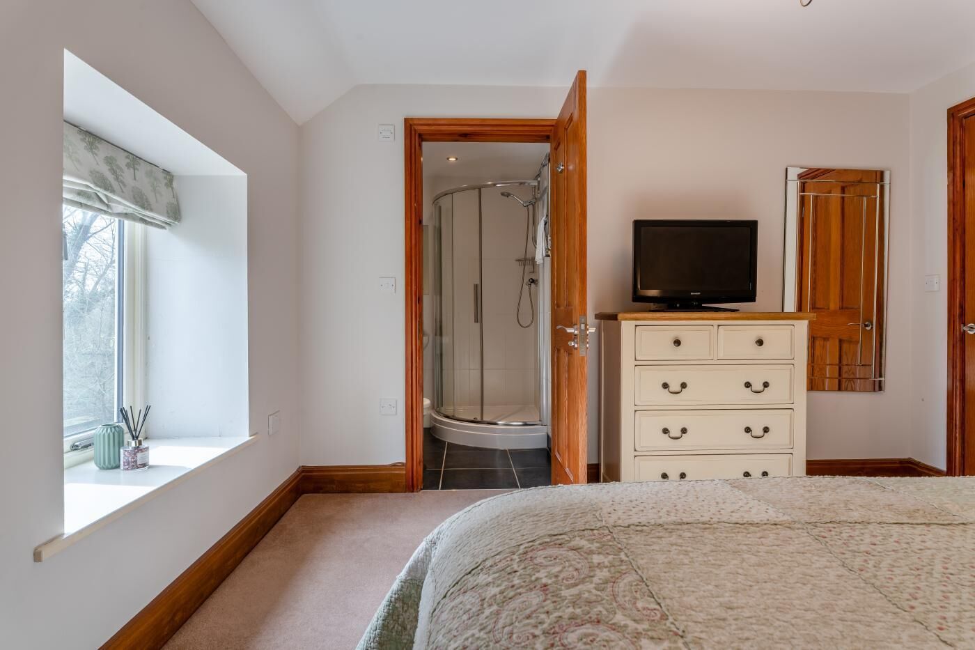 Iron/ironing board, travel crib, free WiFi, bed sheets