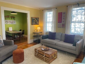 Living area - Cozy West End apartment (Portland)