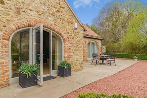 Outdoor dining - 2 Bed in Crakehall (oc-b30354) (Kirkbridge)