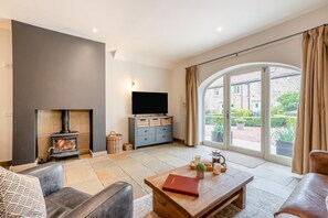 TV, fireplace - 2 Bed in Crakehall (oc-b30354) (Kirkbridge)