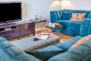 TV - 2 Bed in Newquay (oc-f30495) (Newquay)