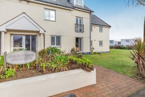 Exterior - 2 Bed in Newquay (oc-f30495) (Newquay)