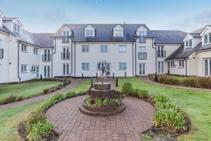 Exterior - 2 Bed in Newquay (oc-f30495) (Newquay)