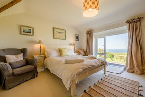 4 bedrooms, iron/ironing board, free WiFi, bed sheets - 4 Bed in Trevillick (oc-m30376) (Tintagel)