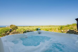 Outdoor spa tub - 4 Bed in Trevillick (oc-m30376) (Tintagel)