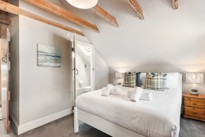 4 bedrooms, travel cot, free WiFi, bed sheets - 4 Bed in St. Brides (oc-h30490) (Saint Brides)