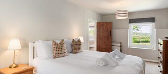 4 Bed in St. Brides (oc-o30488)